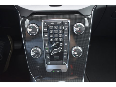 Volvo V40 1.5 T2 Polar+ | NL-Auto | Historie | Standkachel | Stoelverwarming | Nav | Sfeerverl. | Full LED | Zeer netjes