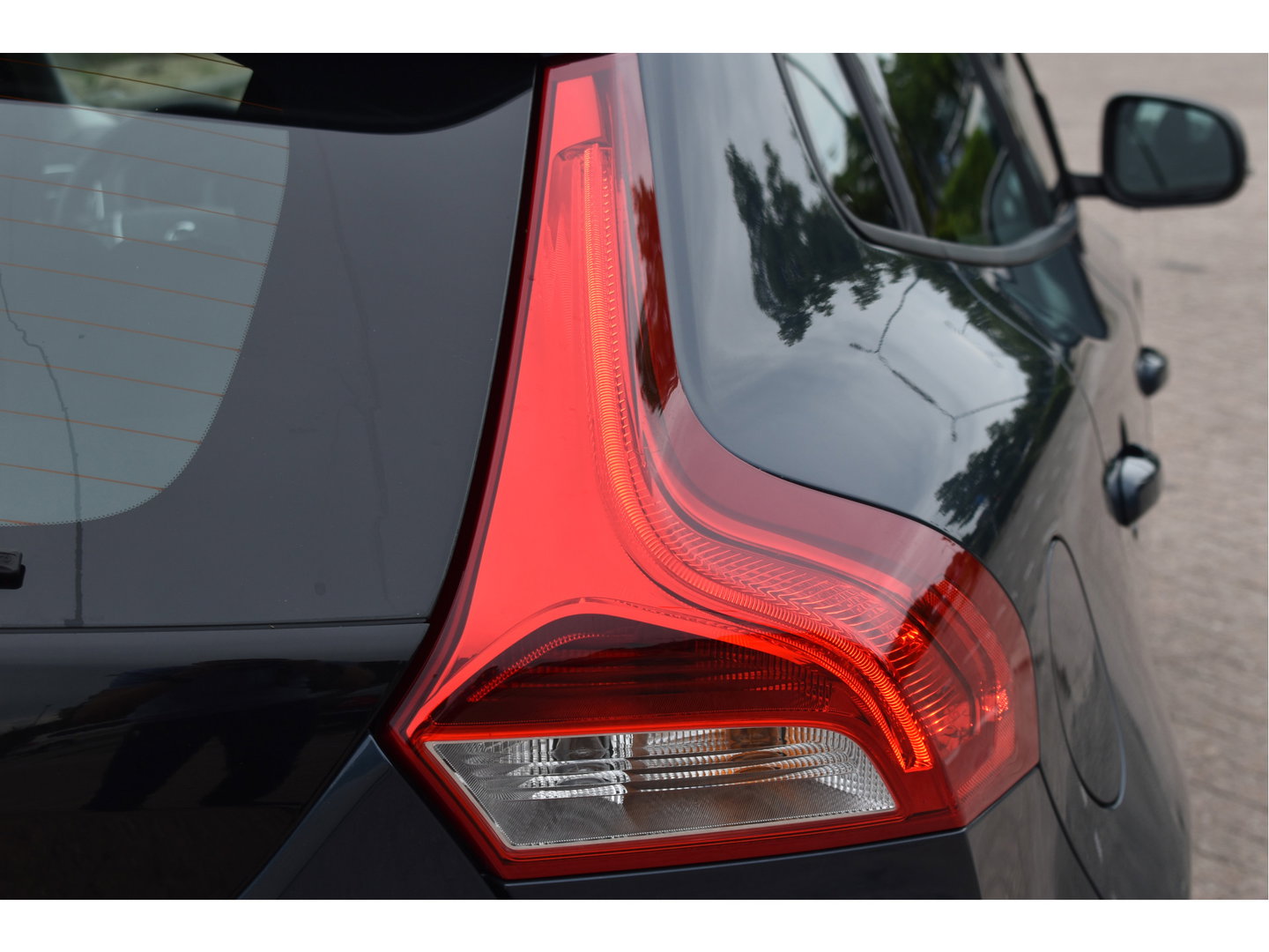 Volvo V40 1.5 T2 Polar+ | NL-Auto | Historie | Standkachel | Stoelverwarming | Nav | Sfeerverl. | Full LED | Zeer netjes