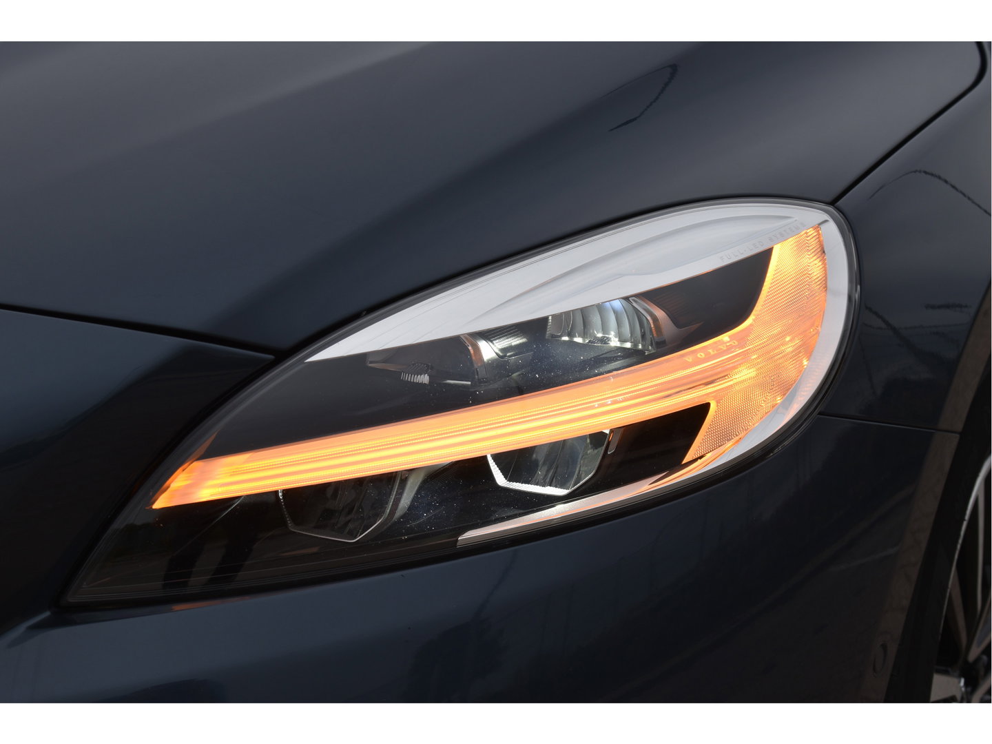 Volvo V40 1.5 T2 Polar+ | NL-Auto | Historie | Standkachel | Stoelverwarming | Nav | Sfeerverl. | Full LED | Zeer netjes