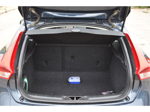 Volvo V40 1.5 T2 Polar+ | NL-Auto | Historie | Standkachel | Stoelverwarming | Nav | Sfeerverl. | Full LED | Zeer netjes