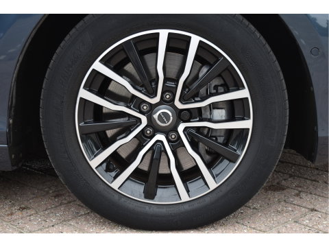 Volvo V40 1.5 T2 Polar+ | NL-Auto | Historie | Standkachel | Stoelverwarming | Nav | Sfeerverl. | Full LED | Zeer netjes