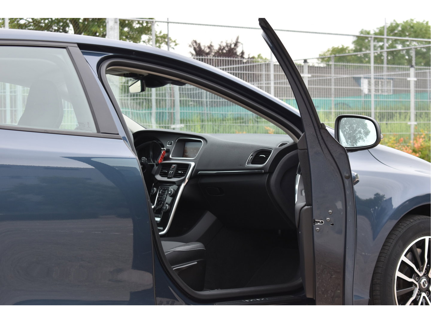 Volvo V40 1.5 T2 Polar+ | NL-Auto | Historie | Standkachel | Stoelverwarming | Nav | Sfeerverl. | Full LED | Zeer netjes
