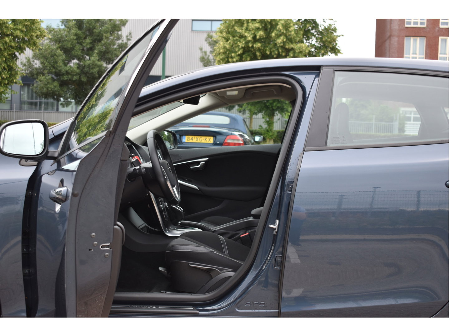 Volvo V40 1.5 T2 Polar+ | NL-Auto | Historie | Standkachel | Stoelverwarming | Nav | Sfeerverl. | Full LED | Zeer netjes