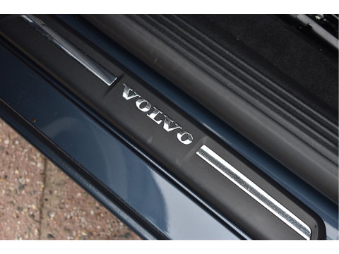 Volvo V40 1.5 T2 Polar+ | NL-Auto | Historie | Standkachel | Stoelverwarming | Nav | Sfeerverl. | Full LED | Zeer netjes