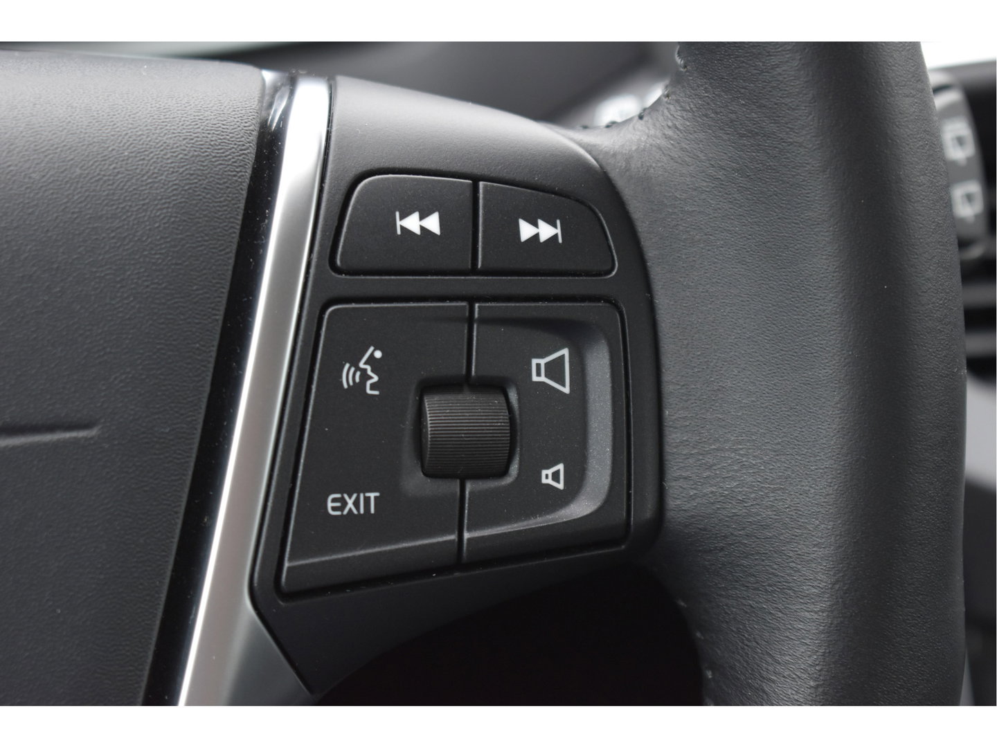 Volvo V40 1.5 T2 Polar+ | NL-Auto | Historie | Standkachel | Stoelverwarming | Nav | Sfeerverl. | Full LED | Zeer netjes
