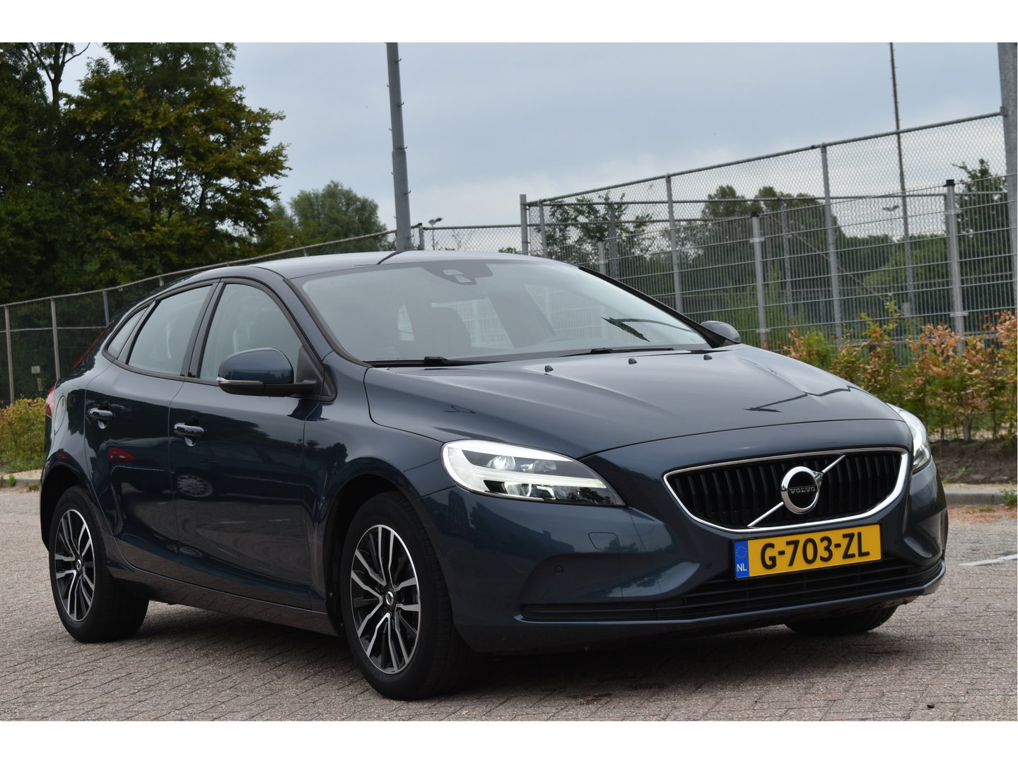 Volvo V40 1.5 T2 Polar+ | NL-Auto | Historie | Standkachel | Stoelverwarming | Nav | Sfeerverl. | Full LED | Zeer netjes