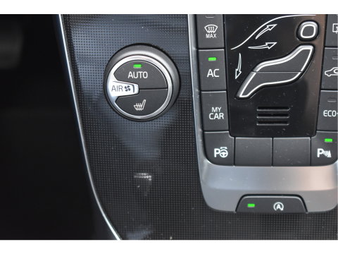 Volvo V40 1.5 T2 Polar+ | NL-Auto | Historie | Standkachel | Stoelverwarming | Nav | Sfeerverl. | Full LED | Zeer netjes