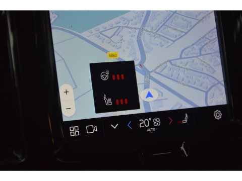 Volvo XC60 T6 Hybride AWD Plus Dark LONG RANGE | Panoramadak | Camera | Trekhaak | Pilot-Assist | Memory stoelen |