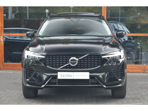Volvo XC60 T6 Hybride AWD Plus Dark LONG RANGE | Panoramadak | Camera | Trekhaak | Pilot-Assist | Memory stoelen |