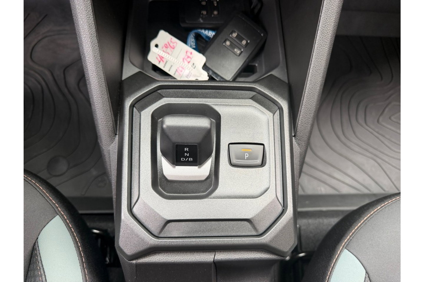 Dacia Duster 1.6 HYB 140 EXTREME AIRCO LMV NAVI PDC360GR WINTERPACK