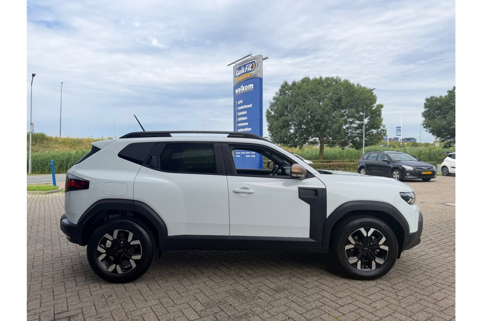 Dacia Duster 1.6 HYB 140 EXTREME AIRCO LMV NAVI PDC360GR WINTERPACK