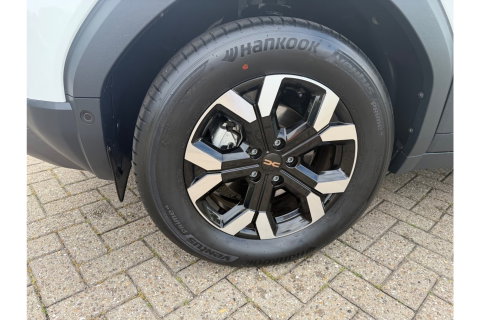 Dacia Duster 1.6 HYB 140 EXTREME AIRCO LMV NAVI PDC360GR WINTERPACK