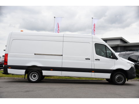 Mercedes-Benz Sprinter 519 V6 3.0 CDI L3H2 PB Edition N1, Camera, Carplay, 3500kg Trekhaak, Mbux, Automaat, Keyless, 3 Zits, Uniek!