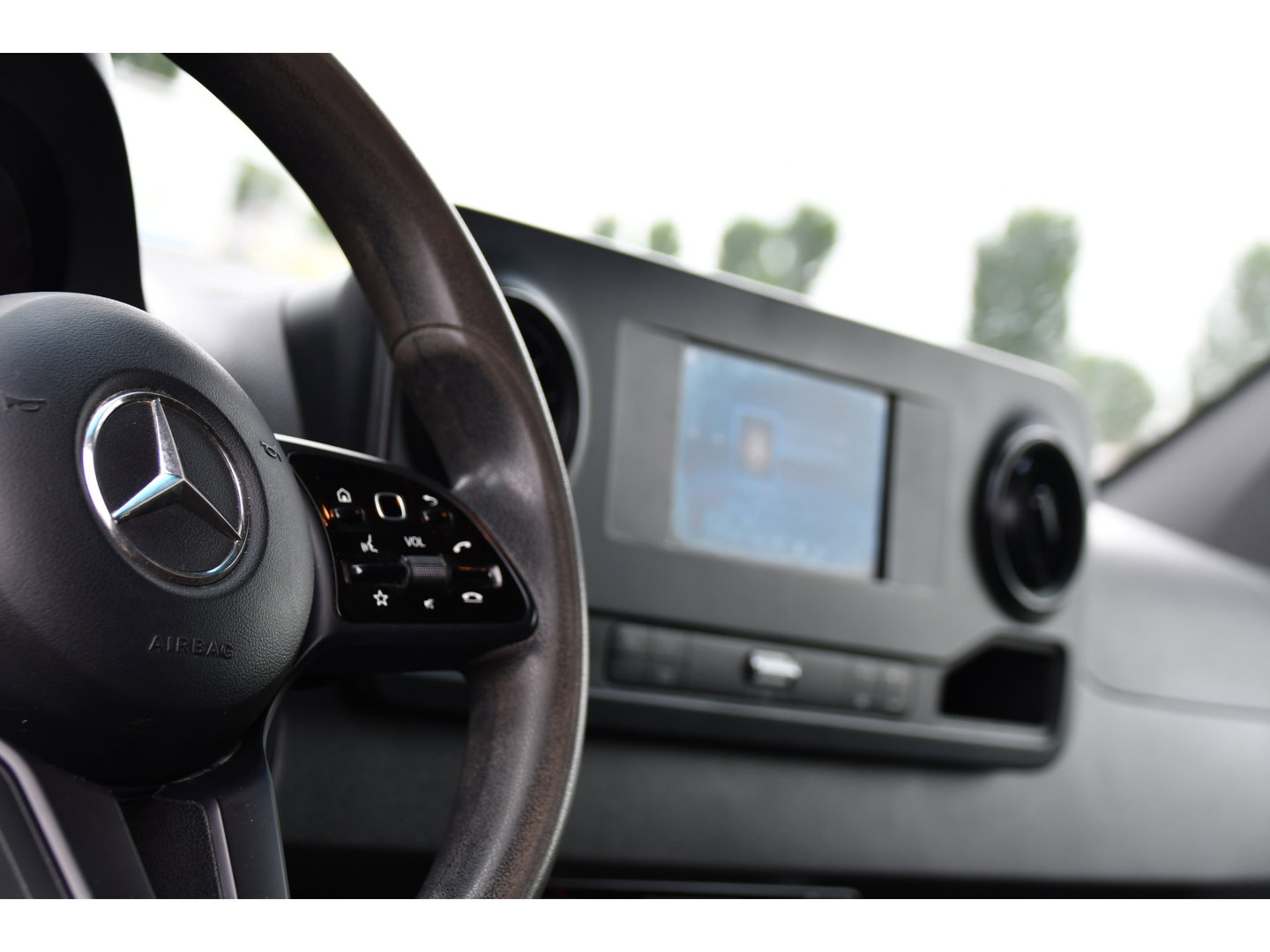 Mercedes-Benz Sprinter 519 V6 3.0 CDI L3H2 PB Edition N1, Camera, Carplay, 3500kg Trekhaak, Mbux, Automaat, Keyless, 3 Zits, Uniek!