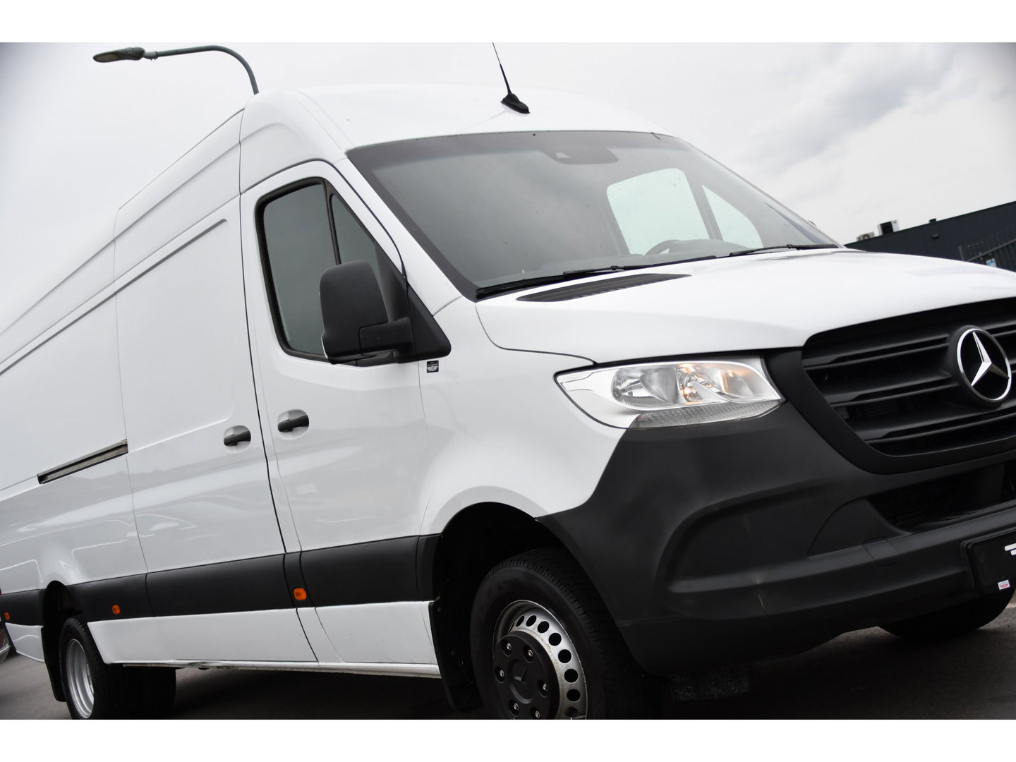 Mercedes-Benz Sprinter 519 V6 3.0 CDI L3H2 PB Edition N1, Camera, Carplay, 3500kg Trekhaak, Mbux, Automaat, Keyless, 3 Zits, Uniek!