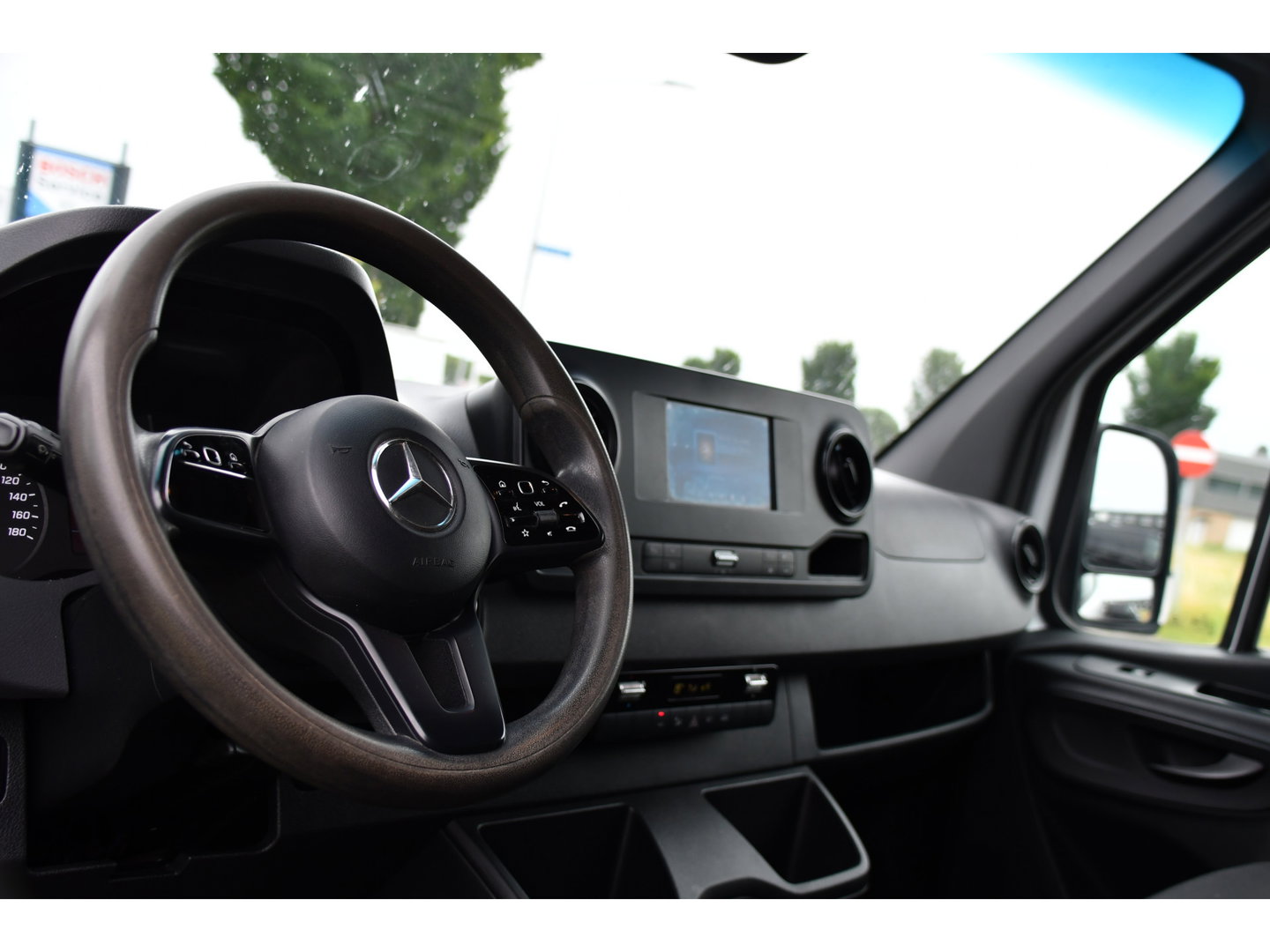 Mercedes-Benz Sprinter 519 V6 3.0 CDI L3H2 PB Edition N1, Camera, Carplay, 3500kg Trekhaak, Mbux, Automaat, Keyless, 3 Zits, Uniek!