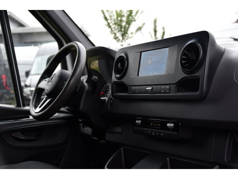 Mercedes-Benz Sprinter 519 V6 3.0 CDI L3H2 PB Edition N1, Camera, Carplay, 3500kg Trekhaak, Mbux, Automaat, Keyless, 3 Zits, Uniek!