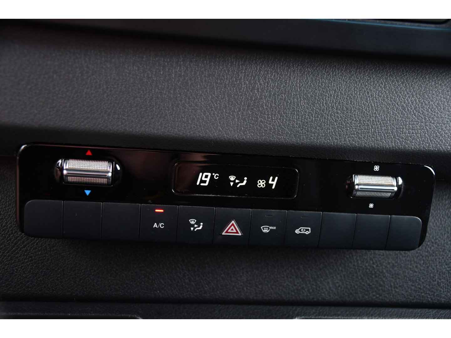 Mercedes-Benz Sprinter 519 V6 3.0 CDI L3H2 PB Edition N1, Camera, Carplay, 3500kg Trekhaak, Mbux, Automaat, Keyless, 3 Zits, Uniek!