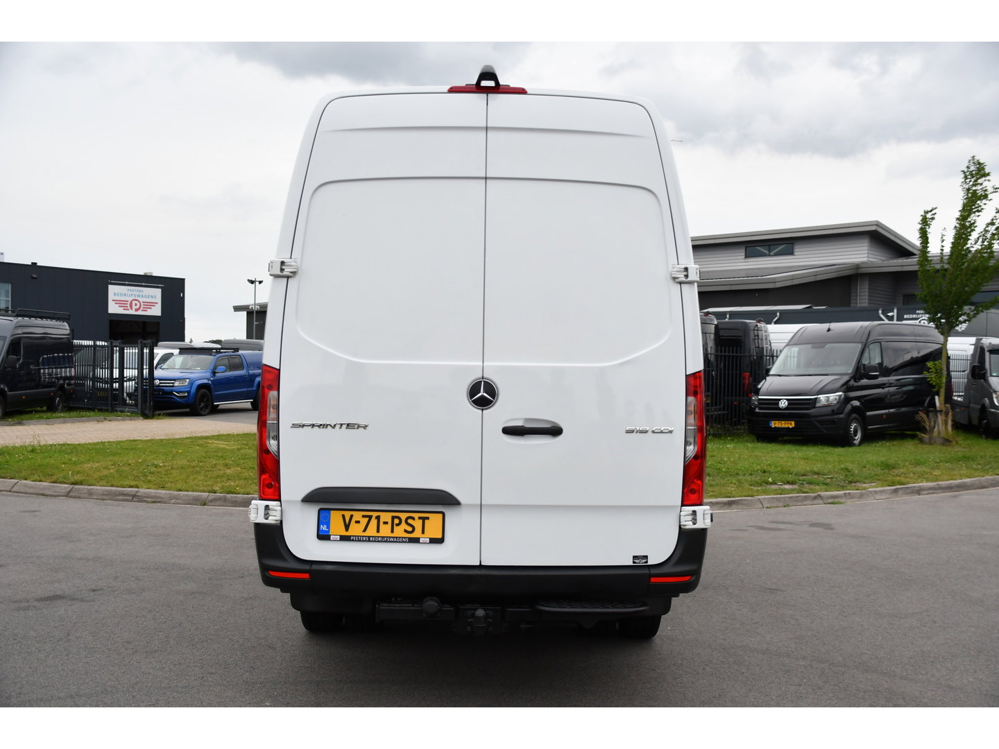 Mercedes-Benz Sprinter 519 V6 3.0 CDI L3H2 PB Edition N1, Camera, Carplay, 3500kg Trekhaak, Mbux, Automaat, Keyless, 3 Zits, Uniek!