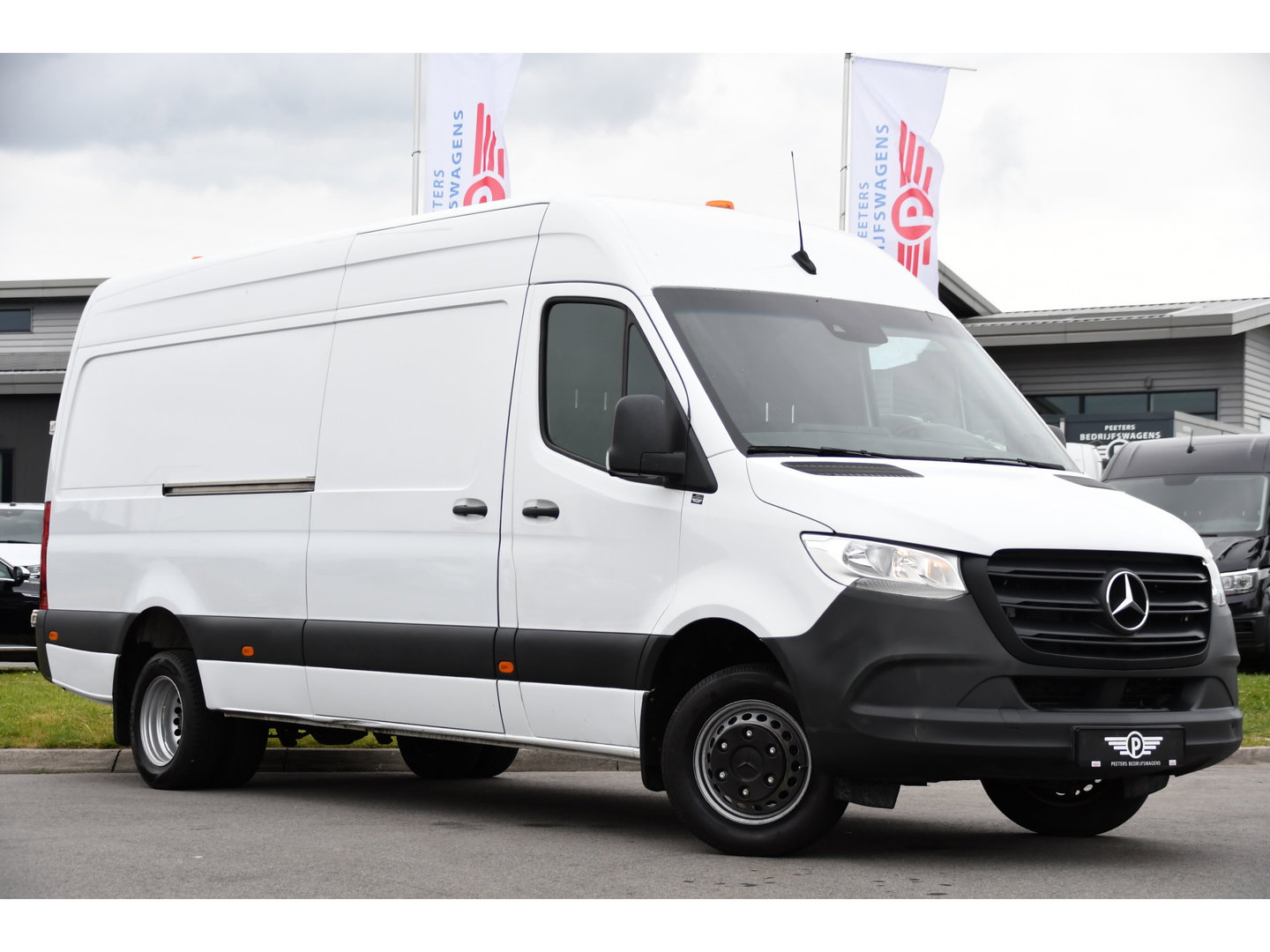 Mercedes-Benz Sprinter 519 V6 3.0 CDI L3H2 PB Edition N1, Camera, Carplay, 3500kg Trekhaak, Mbux, Automaat, Keyless, 3 Zits, Uniek!