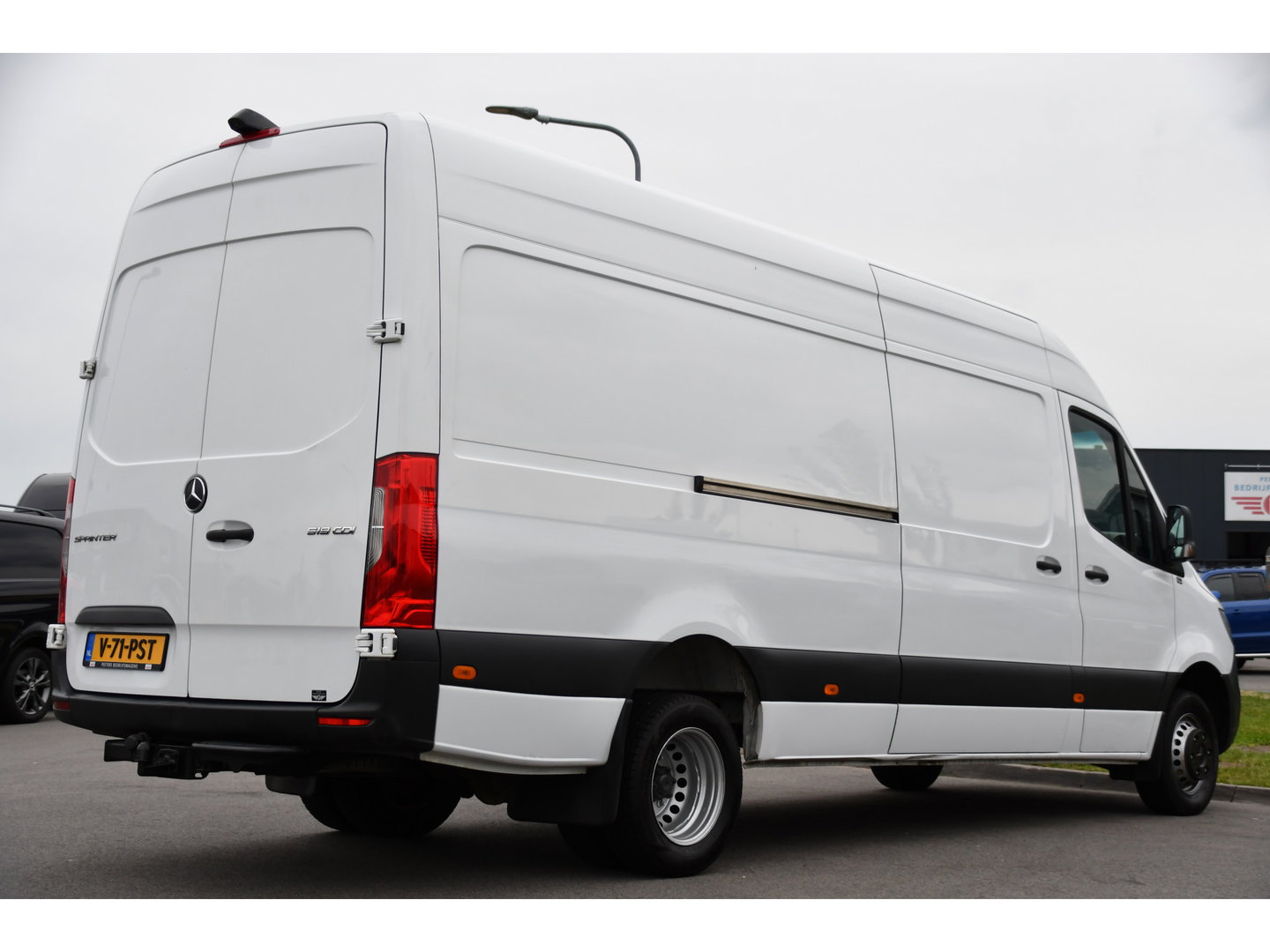 Mercedes-Benz Sprinter 519 V6 3.0 CDI L3H2 PB Edition N1, Camera, Carplay, 3500kg Trekhaak, Mbux, Automaat, Keyless, 3 Zits, Uniek!