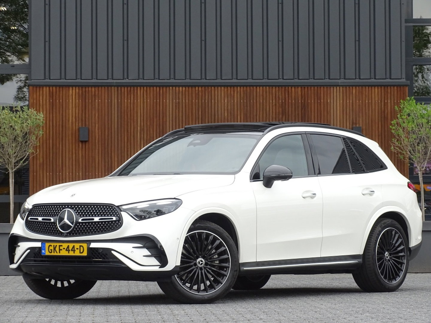 Mercedes-Benz GLC 300 4MATIC AMG 258PK / Designo / Burmester / LED