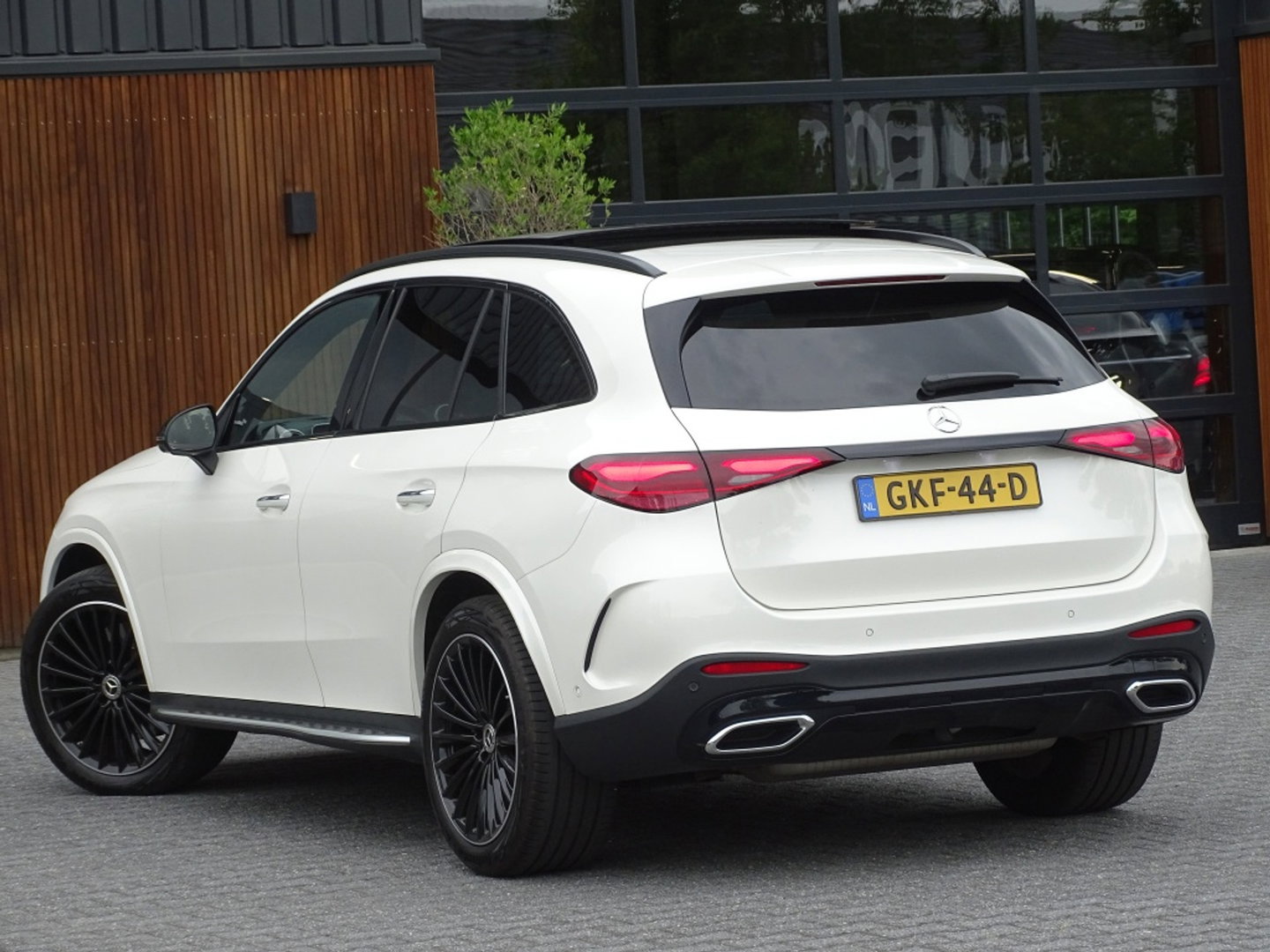 Mercedes-Benz GLC 300 4MATIC AMG 258PK / Designo / Burmester / LED