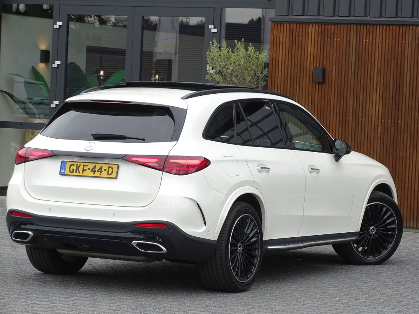 Mercedes-Benz GLC 300 4MATIC AMG 258PK / Designo / Burmester / LED