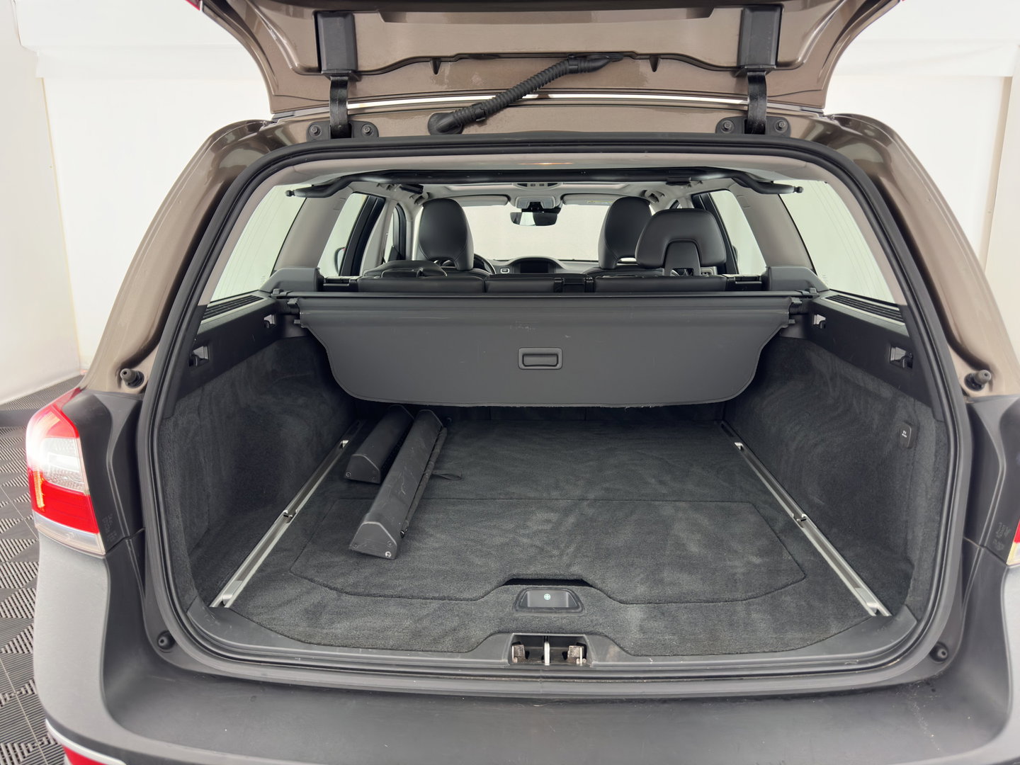 Volvo XC70 2.4 D5 Polar+ Aut. *PANO | LEATHER | BI-XENON | MEMORY-PACK | HEATED-COMFORTSEATS | NAVI-FULLMAP | ECC | PDC | CRUISE | 18''ALU*