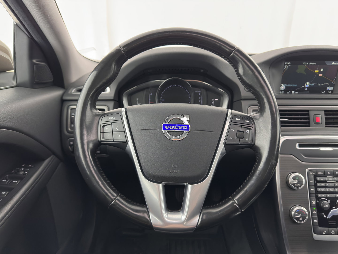 Volvo XC70 2.4 D5 Polar+ Aut. *PANO | LEATHER | BI-XENON | MEMORY-PACK | HEATED-COMFORTSEATS | NAVI-FULLMAP | ECC | PDC | CRUISE | 18''ALU*