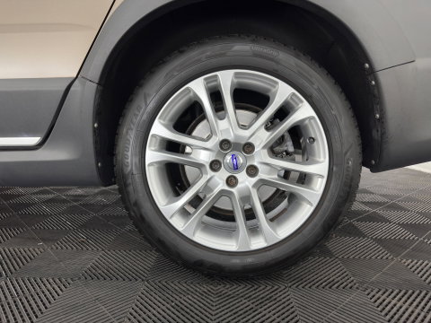 Volvo XC70 2.4 D5 Polar+ Aut. *PANO | LEATHER | BI-XENON | MEMORY-PACK | HEATED-COMFORTSEATS | NAVI-FULLMAP | ECC | PDC | CRUISE | 18''ALU*