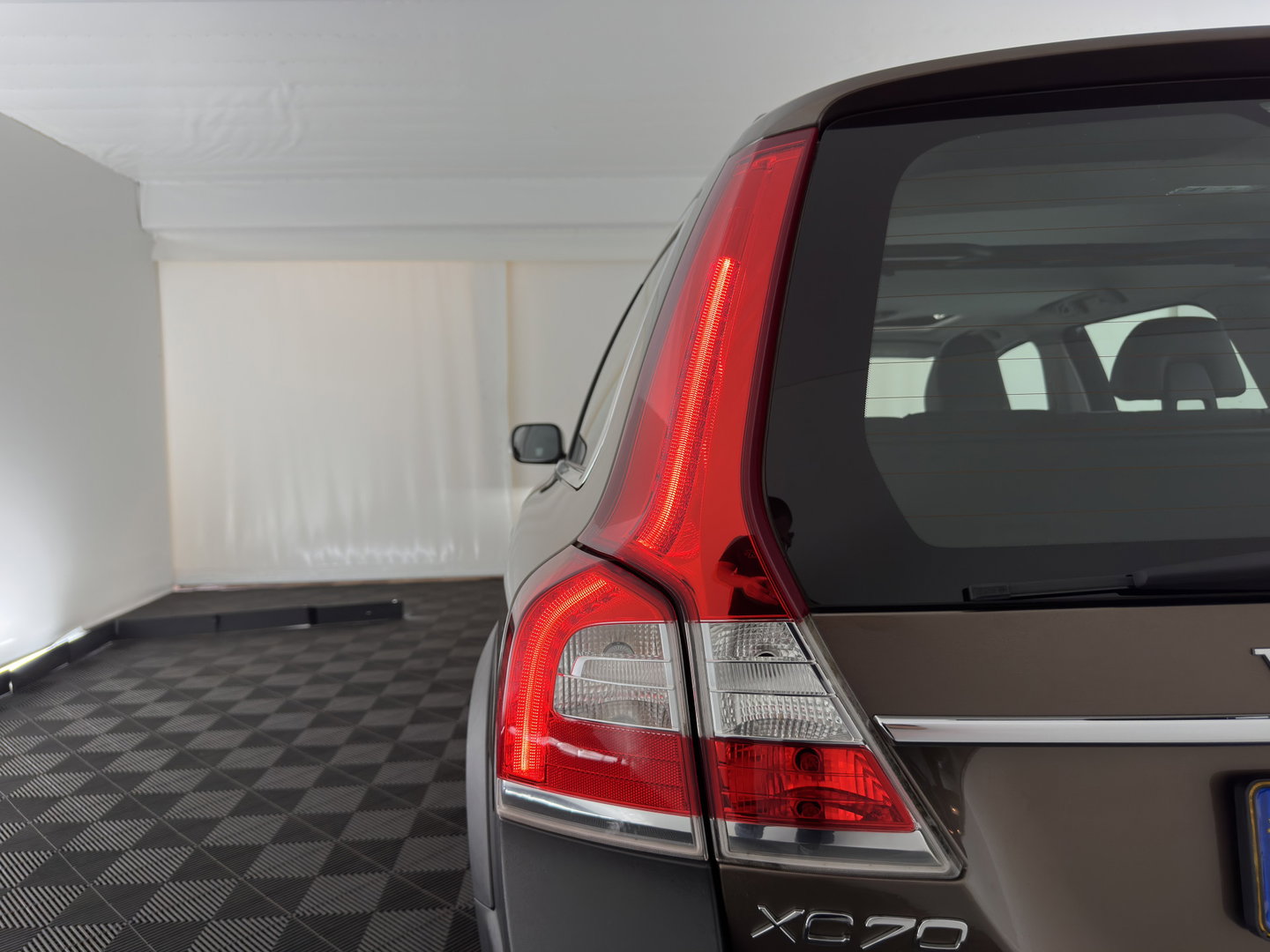 Volvo XC70 2.4 D5 Polar+ Aut. *PANO | LEATHER | BI-XENON | MEMORY-PACK | HEATED-COMFORTSEATS | NAVI-FULLMAP | ECC | PDC | CRUISE | 18''ALU*