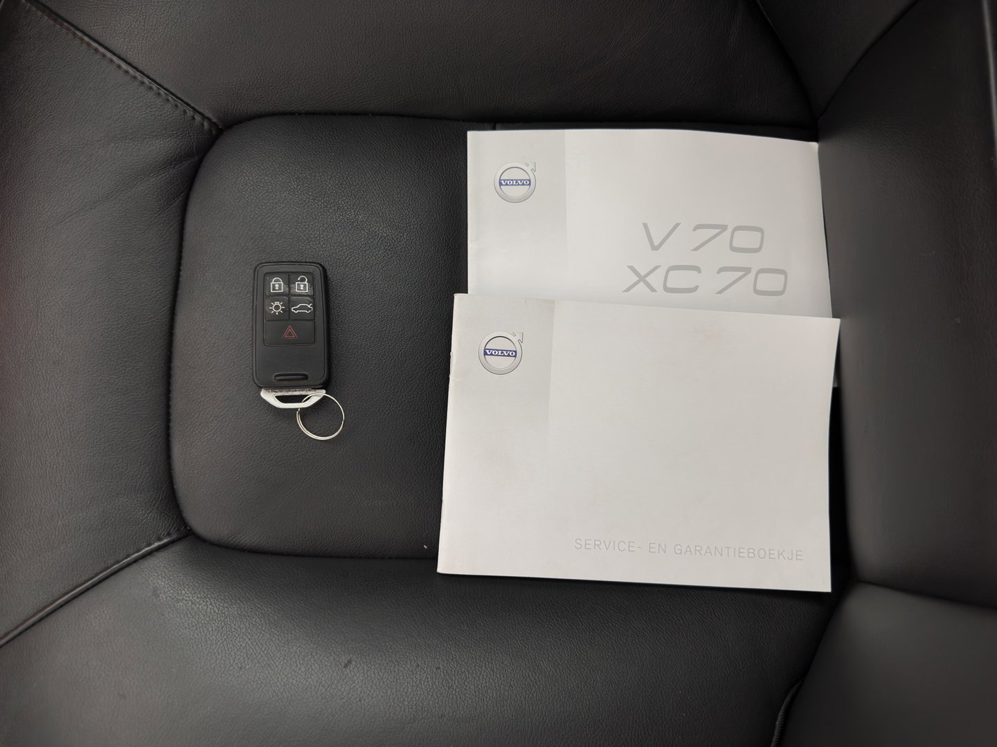 Volvo XC70 2.4 D5 Polar+ Aut. *PANO | LEATHER | BI-XENON | MEMORY-PACK | HEATED-COMFORTSEATS | NAVI-FULLMAP | ECC | PDC | CRUISE | 18''ALU*