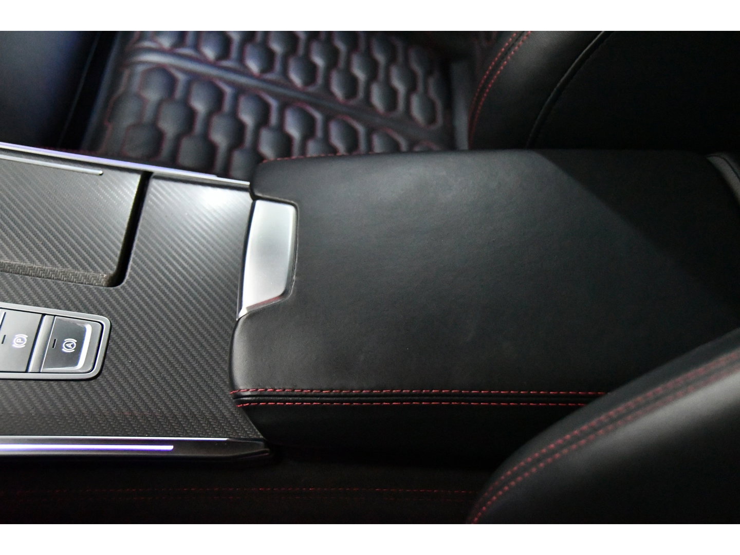 Audi A6 Avant RS6 quattro, Pano,Keram,HUD,Downpipe,Softclose