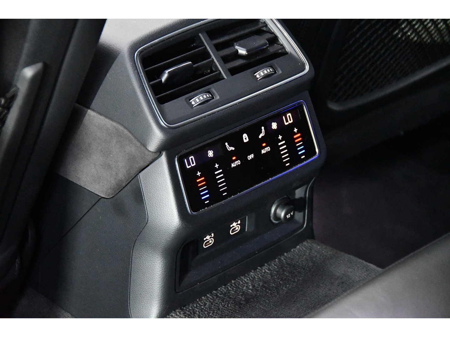 Audi A6 Avant RS6 quattro, Pano,Keram,HUD,Downpipe,Softclose