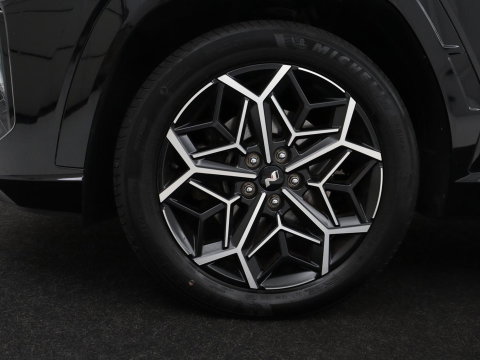 Hyundai Tucson 1.6 T-GDI PHEV N Line Sky 4WD | Panoramadak | Stoelverwarming | Leder/Alcantara | Camera | Adaptive cruise | Carplay | Full LED | Stuurverwarming | Keyless | Plug In