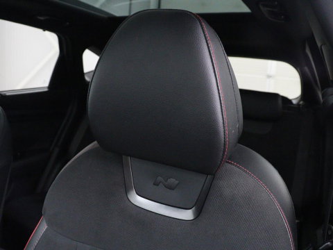 Hyundai Tucson 1.6 T-GDI PHEV N Line Sky 4WD | Panoramadak | Stoelverwarming | Leder/Alcantara | Camera | Adaptive cruise | Carplay | Full LED | Stuurverwarming | Keyless | Plug In