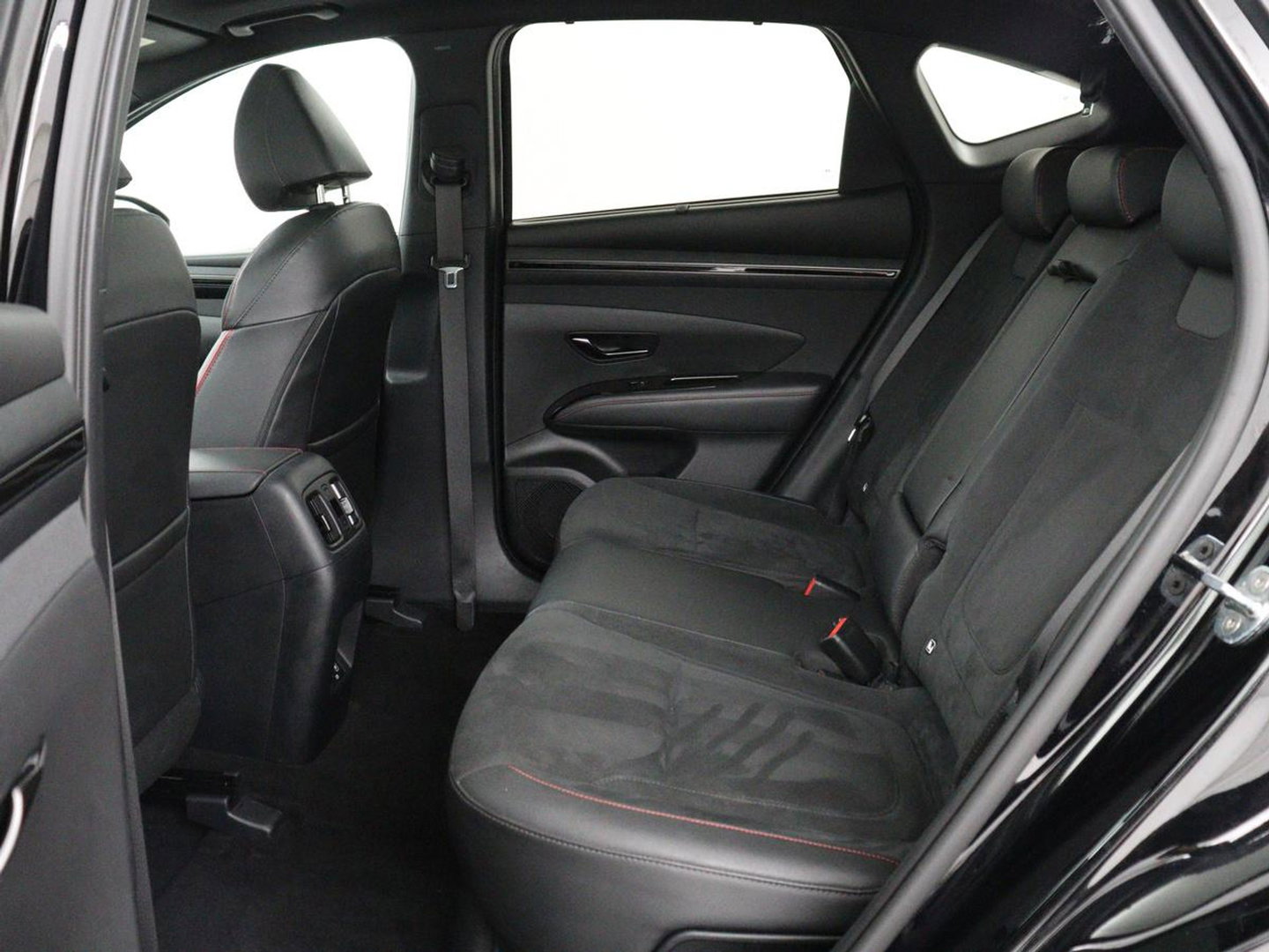 Hyundai Tucson 1.6 T-GDI PHEV N Line Sky 4WD | Panoramadak | Stoelverwarming | Leder/Alcantara | Camera | Adaptive cruise | Carplay | Full LED | Stuurverwarming | Keyless | Plug In