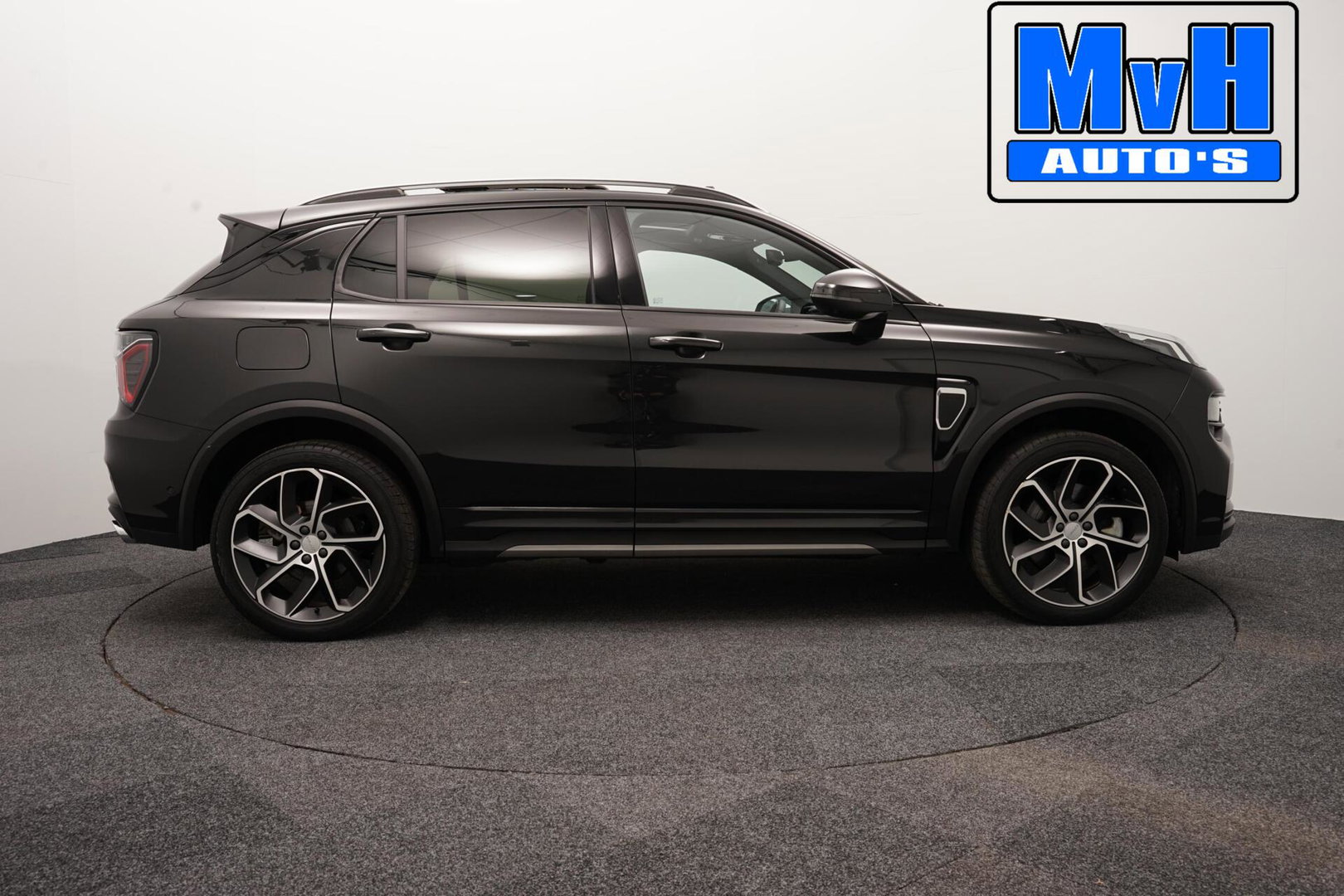 Lynk & Co 01 1.5 PHEV|FULL BLACK|360°CAM|PANO|262PK|SOH95%