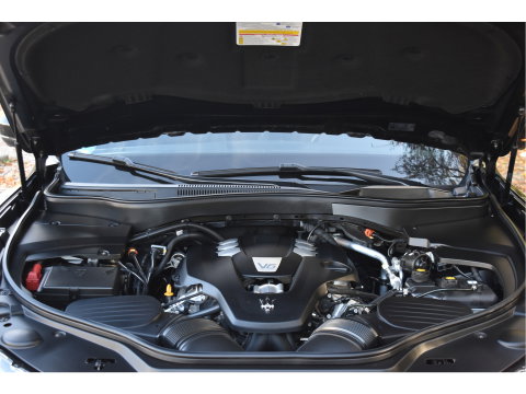 Maserati Levante 3.0 V6 AWD GranLusso 350 pk Facelift Driver ass.Pack 1 | Open dak | Harman/Kardon | Camera | Luchtvering | Carplay | Keyless | DAB | Full LED | 20"