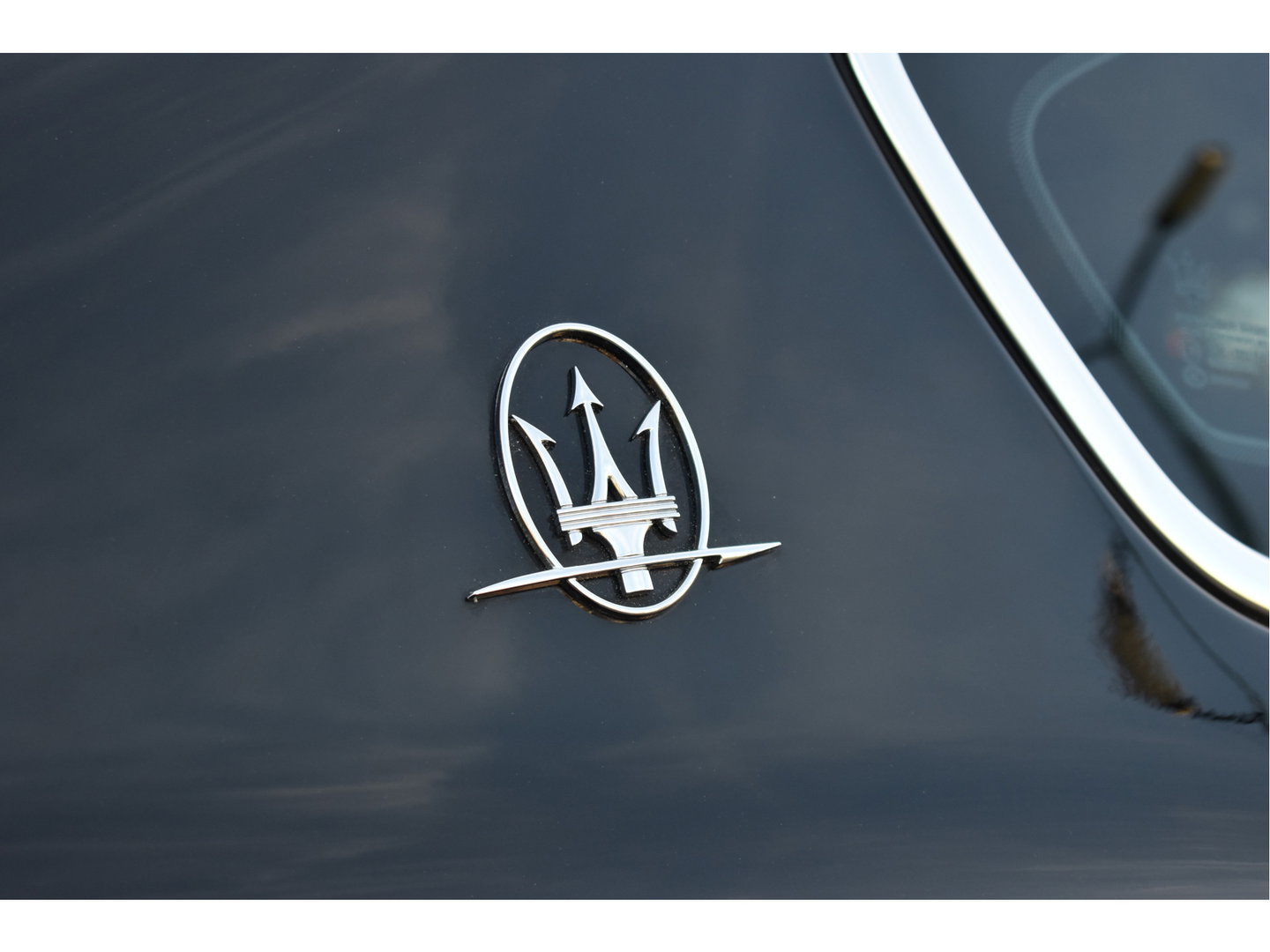 Maserati Levante 3.0 V6 AWD GranLusso 350 pk Facelift Driver ass.Pack 1 | Open dak | Harman/Kardon | Camera | Luchtvering | Carplay | Keyless | DAB | Full LED | 20"