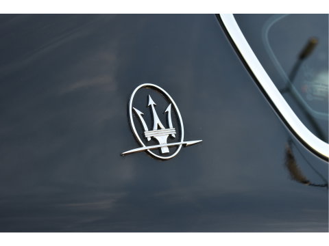 Maserati Levante 3.0 V6 AWD GranLusso 350 pk Facelift Driver ass.Pack 1 | Open dak | Harman/Kardon | Camera | Luchtvering | Carplay | Keyless | DAB | Full LED | 20"
