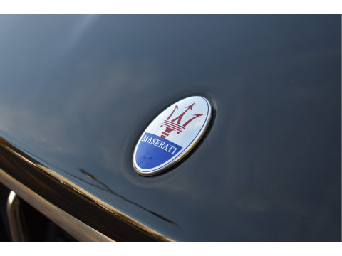 Maserati Levante 3.0 V6 AWD GranLusso 350 pk Facelift Driver ass.Pack 1 | Open dak | Harman/Kardon | Camera | Luchtvering | Carplay | Keyless | DAB | Full LED | 20"