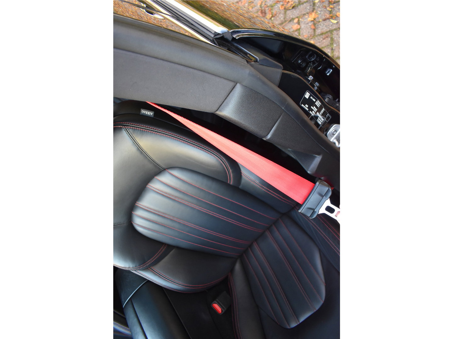 Maserati Levante 3.0 V6 AWD GranLusso 350 pk Facelift Driver ass.Pack 1 | Open dak | Harman/Kardon | Camera | Luchtvering | Carplay | Keyless | DAB | Full LED | 20"