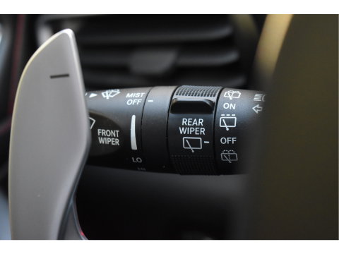 Maserati Levante 3.0 V6 AWD GranLusso 350 pk Facelift Driver ass.Pack 1 | Open dak | Harman/Kardon | Camera | Luchtvering | Carplay | Keyless | DAB | Full LED | 20"