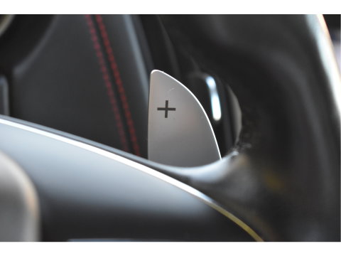 Maserati Levante 3.0 V6 AWD GranLusso 350 pk Facelift Driver ass.Pack 1 | Open dak | Harman/Kardon | Camera | Luchtvering | Carplay | Keyless | DAB | Full LED | 20"