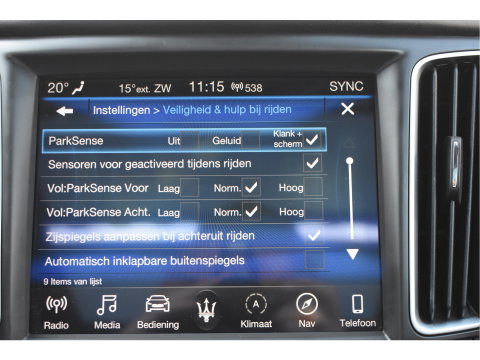 Maserati Levante 3.0 V6 AWD GranLusso 350 pk Facelift Driver ass.Pack 1 | Open dak | Harman/Kardon | Camera | Luchtvering | Carplay | Keyless | DAB | Full LED | 20"