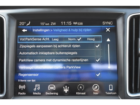 Maserati Levante 3.0 V6 AWD GranLusso 350 pk Facelift Driver ass.Pack 1 | Open dak | Harman/Kardon | Camera | Luchtvering | Carplay | Keyless | DAB | Full LED | 20"