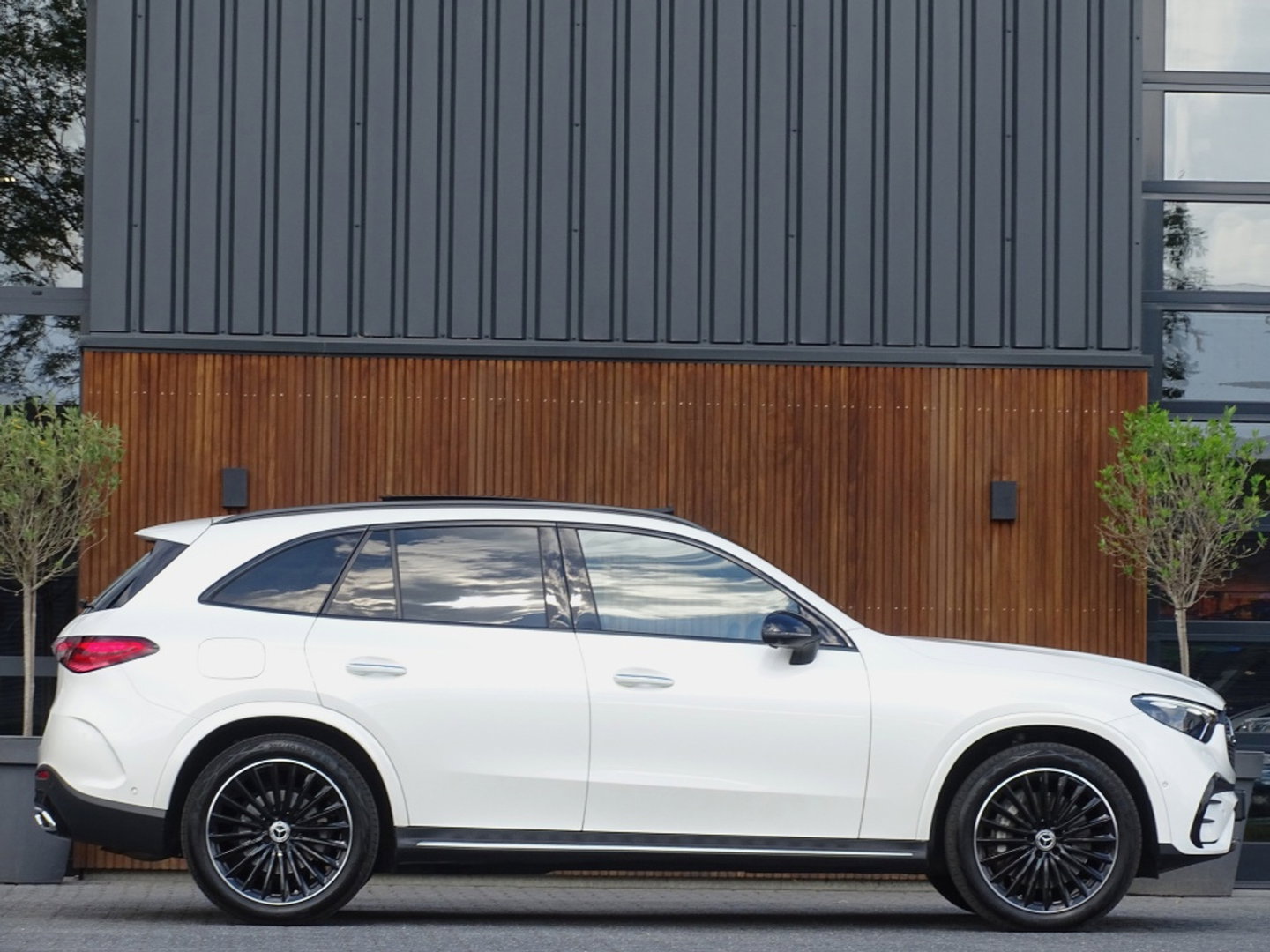 Mercedes-Benz GLC 300 4MATIC AMG 258PK / Designo / Burmester / LED