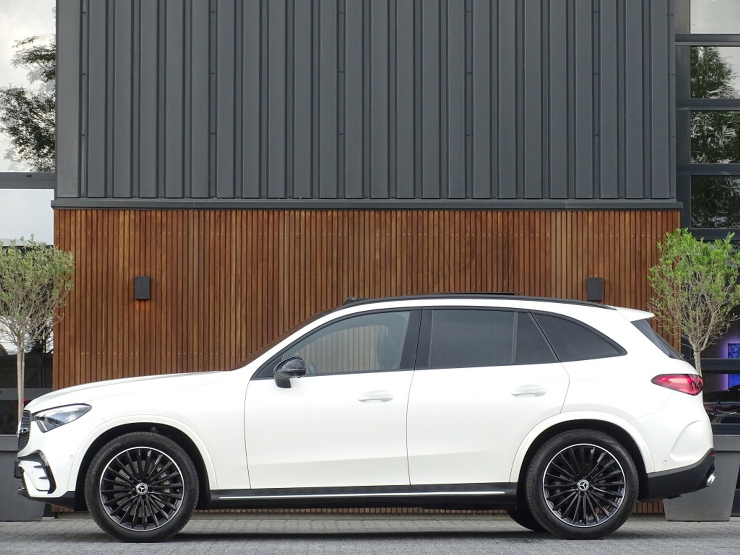 Mercedes-Benz GLC 300 4MATIC AMG 258PK / Designo / Burmester / LED